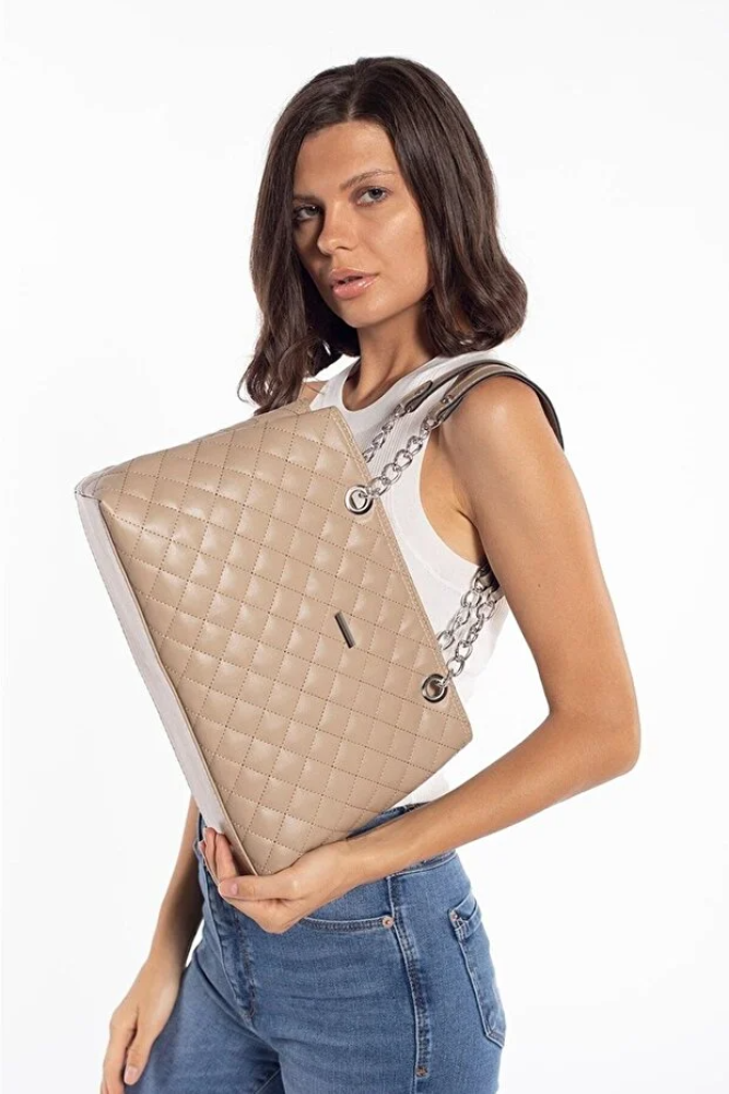 حقيبة يد وكتف مَنك بسلسلة معدنية