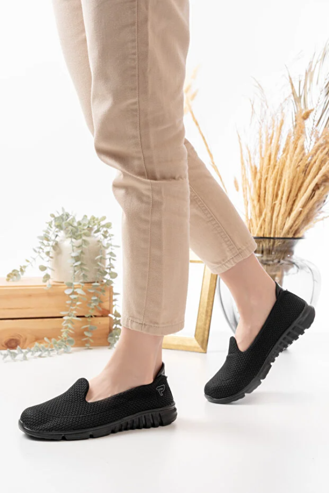 باليرينا نسائي كريمي بتفاصيل رباط مريح للاستخدام اليومي