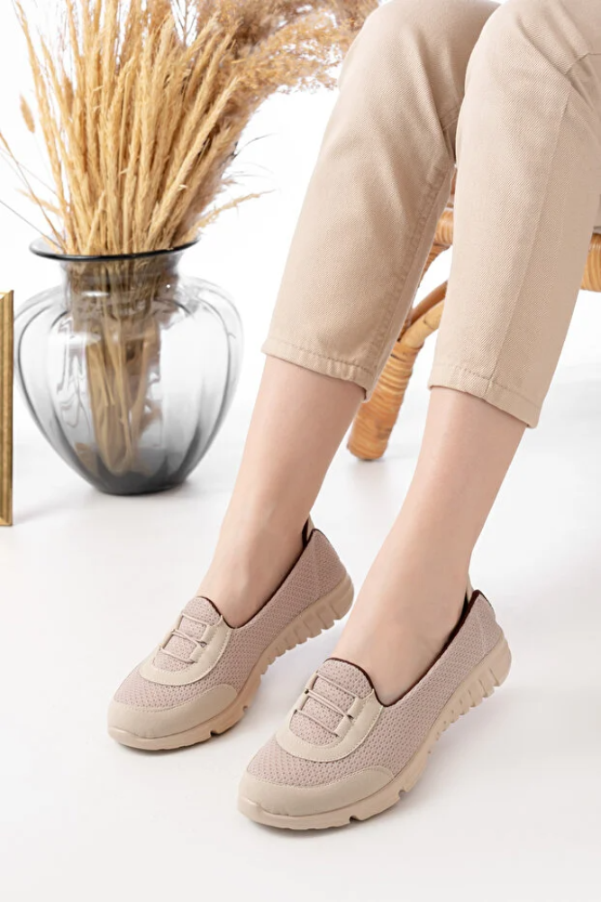 باليرينا نسائي كريمي بتفاصيل رباط مريح للاستخدام اليومي