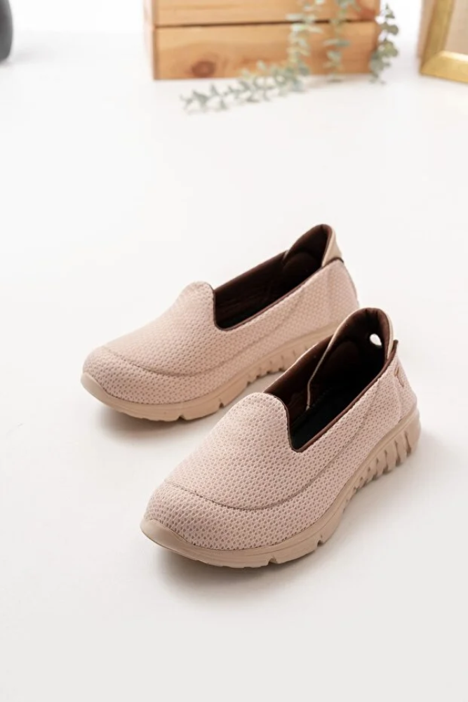 باليرينا نسائي كريمي بتفاصيل رباط مريح للاستخدام اليومي