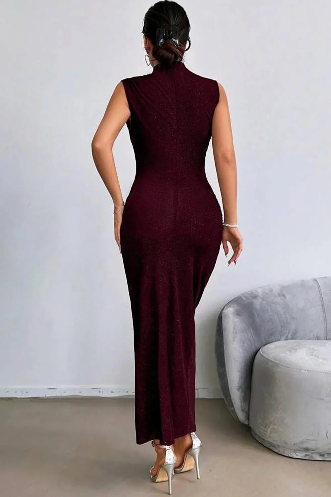 4. فستان سهرة مزين باللمعان والتطريز