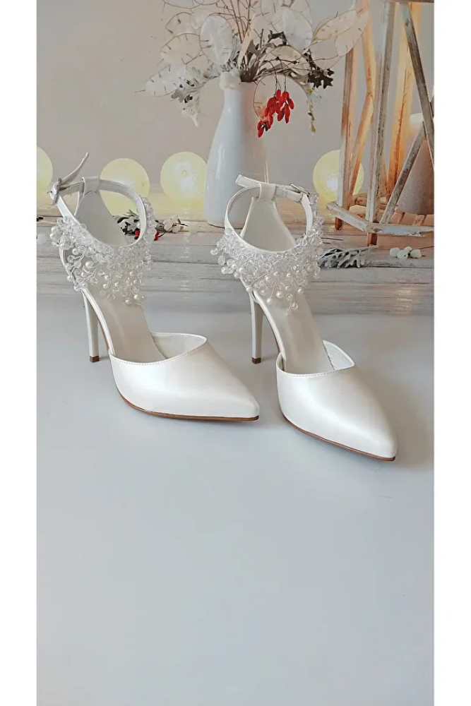 حذاء زفاف بكعب 7 سم مزين باللؤلؤ