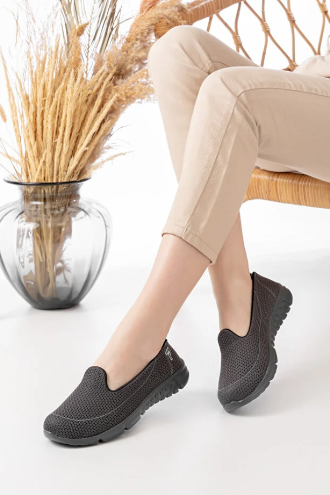 باليرينا نسائي كريمي بتفاصيل رباط مريح للاستخدام اليومي