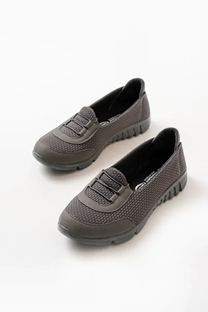 باليرينا نسائي كريمي بتفاصيل رباط مريح للاستخدام اليومي