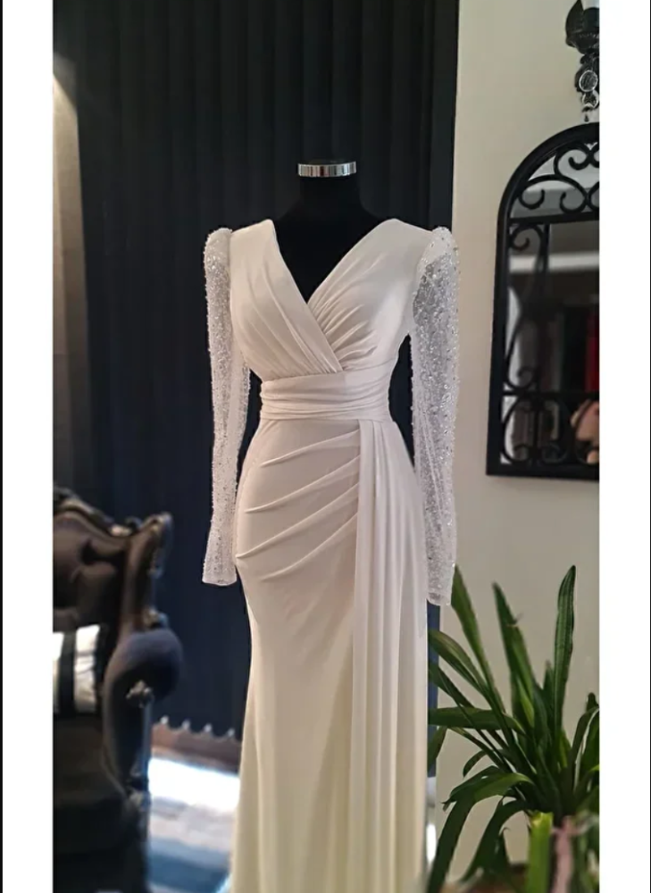 فستان وعد بلون إكرو – ليكرا وياقة مزدوجة وأنيقة (ابيض)