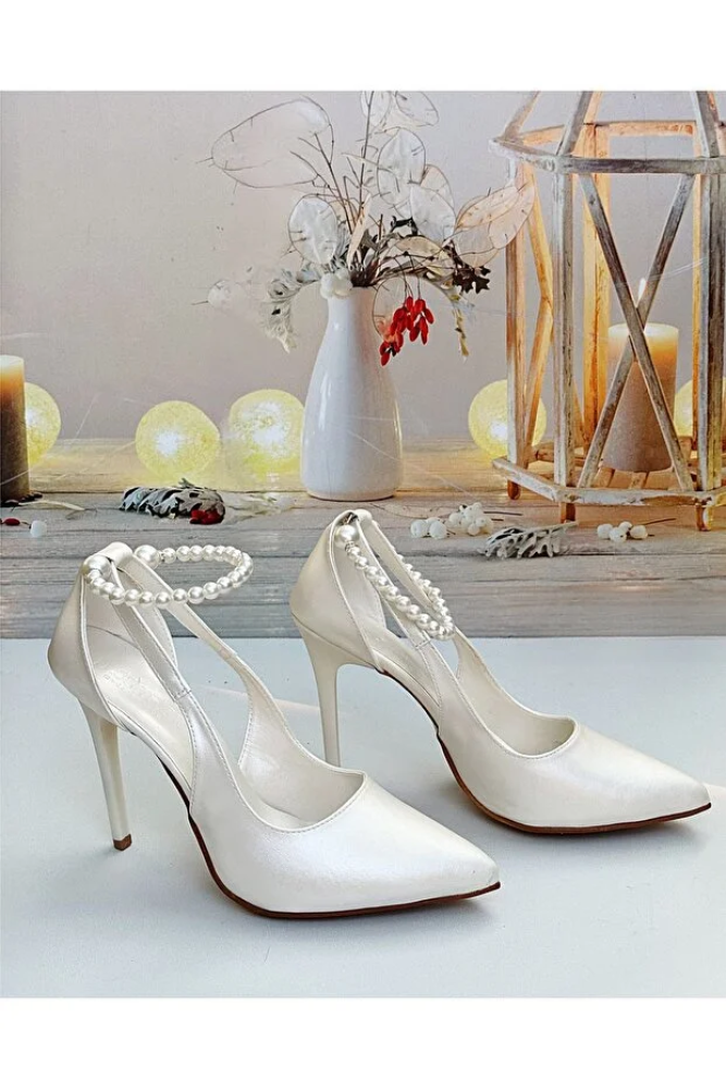 حذاء زفاف بكعب 7 سم مزين باللؤلؤ