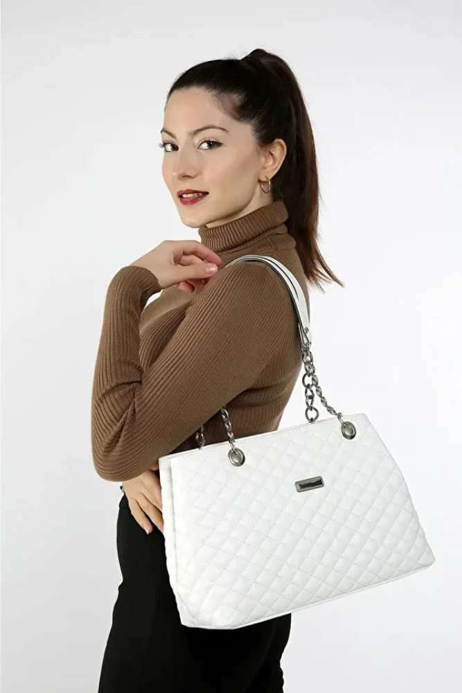 حقيبة يد وكتف مَنك بسلسلة معدنية