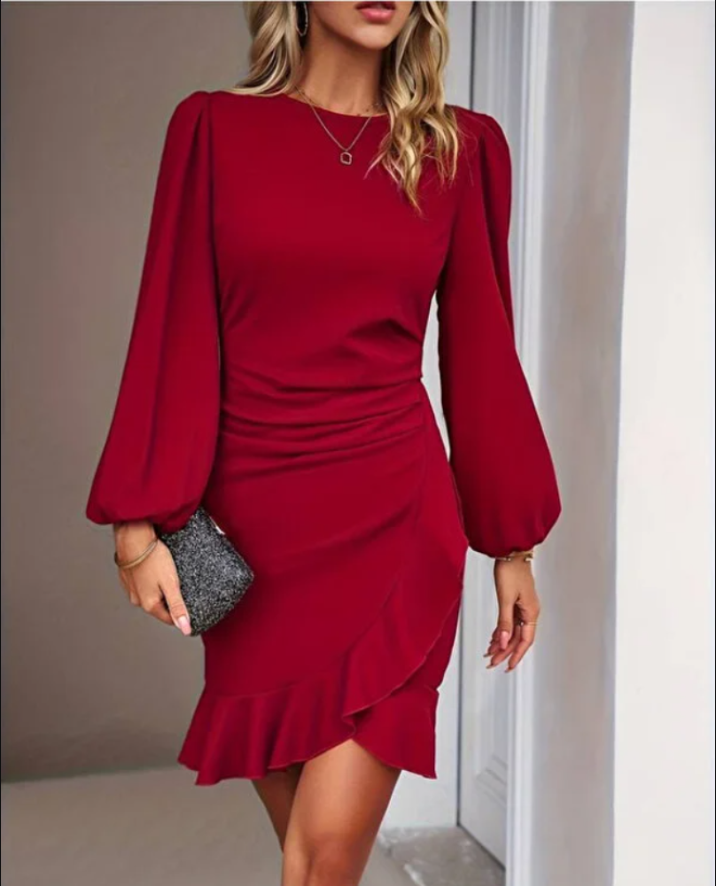 فستان كريب بأكمام طويلة وياقة دائرية وكشكشة أمامية