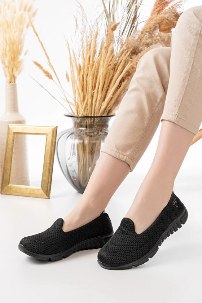 باليرينا نسائي كريمي بتفاصيل رباط مريح للاستخدام اليومي