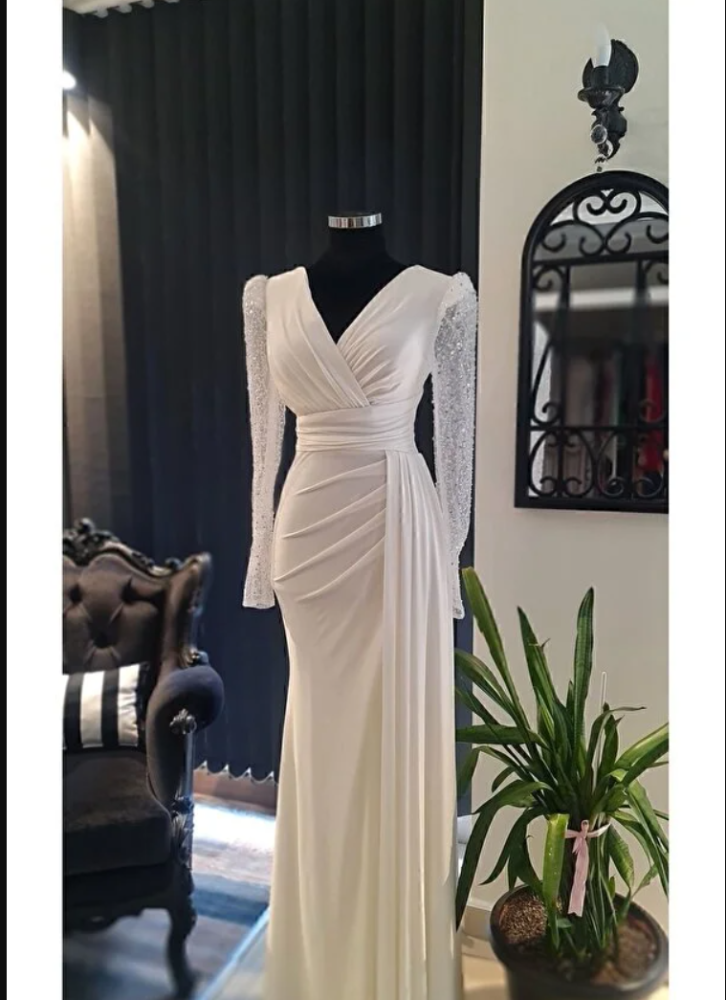 فستان وعد بلون إكرو – ليكرا وياقة مزدوجة وأنيقة (ابيض)