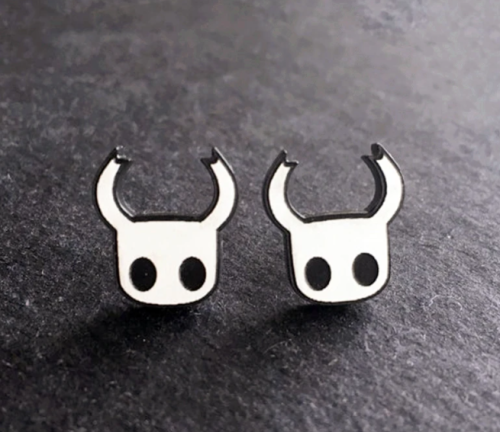 حلق hollow knight للنساء
