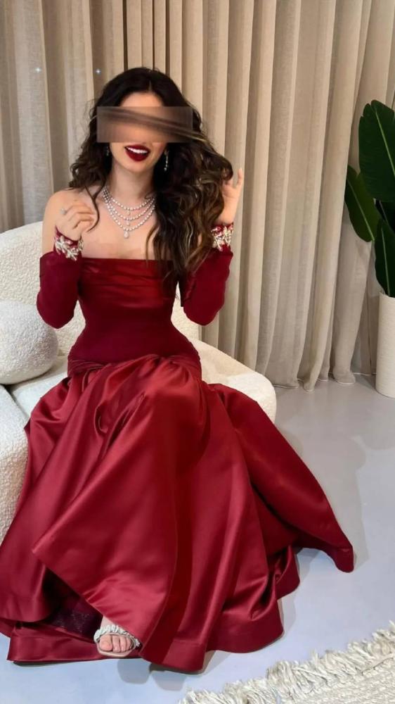 فستان ناعم لون أحمر