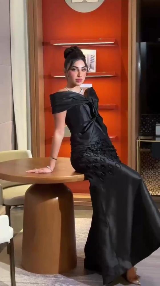 فساتين سهرات انيقه فساتين فخمه فساتين مناسبات فساتين ملكه فساتين مشاهي