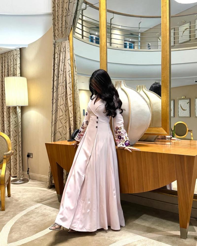 فستان كريب بكمام مورده للعيد