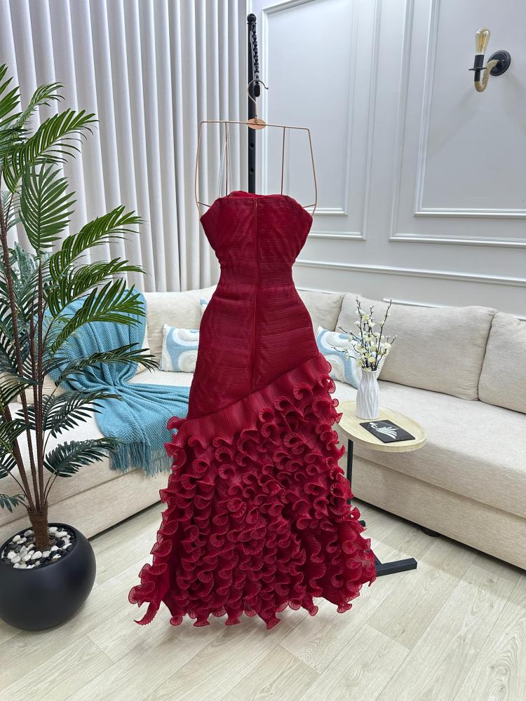 فساتين ملكه فساتين فخمه ناعمه فساتين زواج فساتين الاكثر طلبا فساتين خط