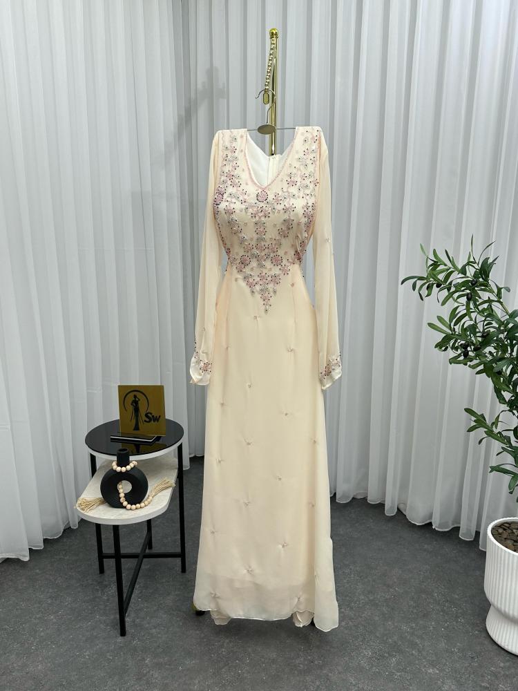 فساتين اتزماين فساتين بارلينا فساتين نوف فاشن فساتين مشاهير فساتين ترن