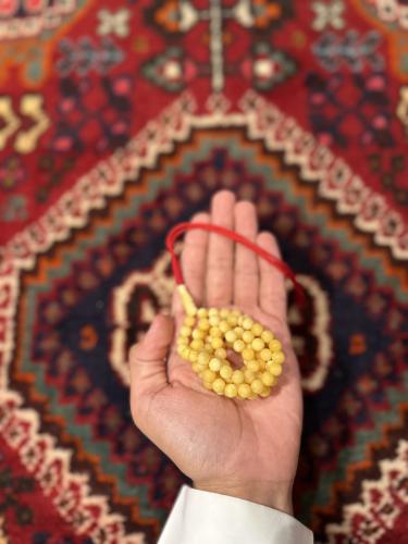 مسباح من كهرمان طبيعي