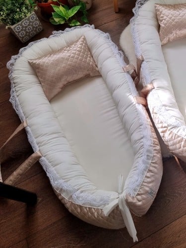 سلة البيبي مع مسكات من الجنبين مع خدادية - الوان متعددة سادة!