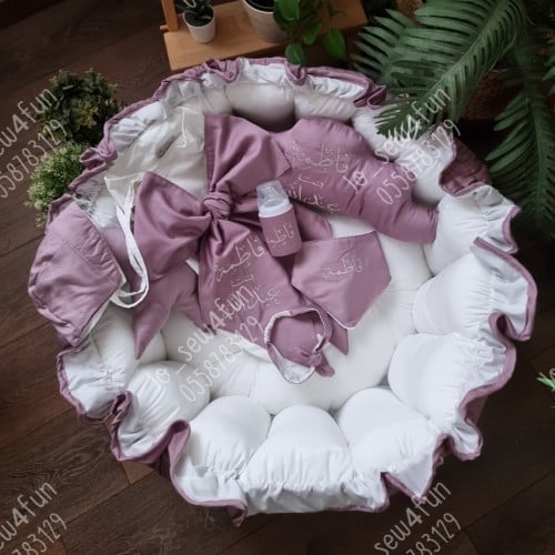 سرير مواليد دائري طقم مكون من 7 قطع مع أمكانية كتابه الاسم!