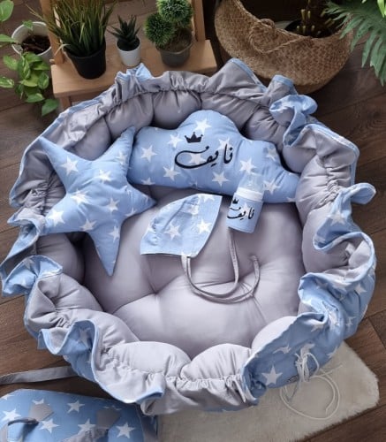 سرير مواليد دائري قابل للزم مع خدادية الغيمة والنجمة - ولادي!