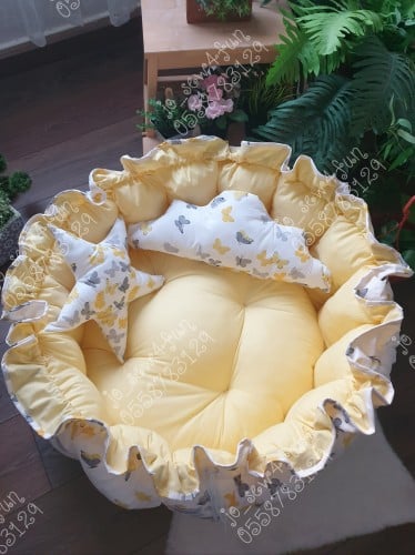 سرير مواليد دائري قابل للزم مع خدادية الغيمة والنجمة - الوان بناتي!