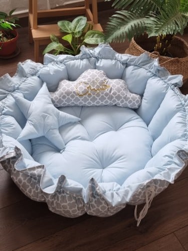 سرير مواليد دائري مع خدادية الغيمة والنجمة - يتوفر بلونين للجنسين