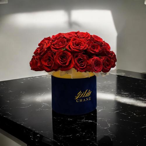 Luxury navy blue 40 roses