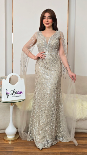فستان سهرة براق باللون السكري