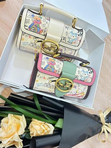 " حقيبة يد COACH "