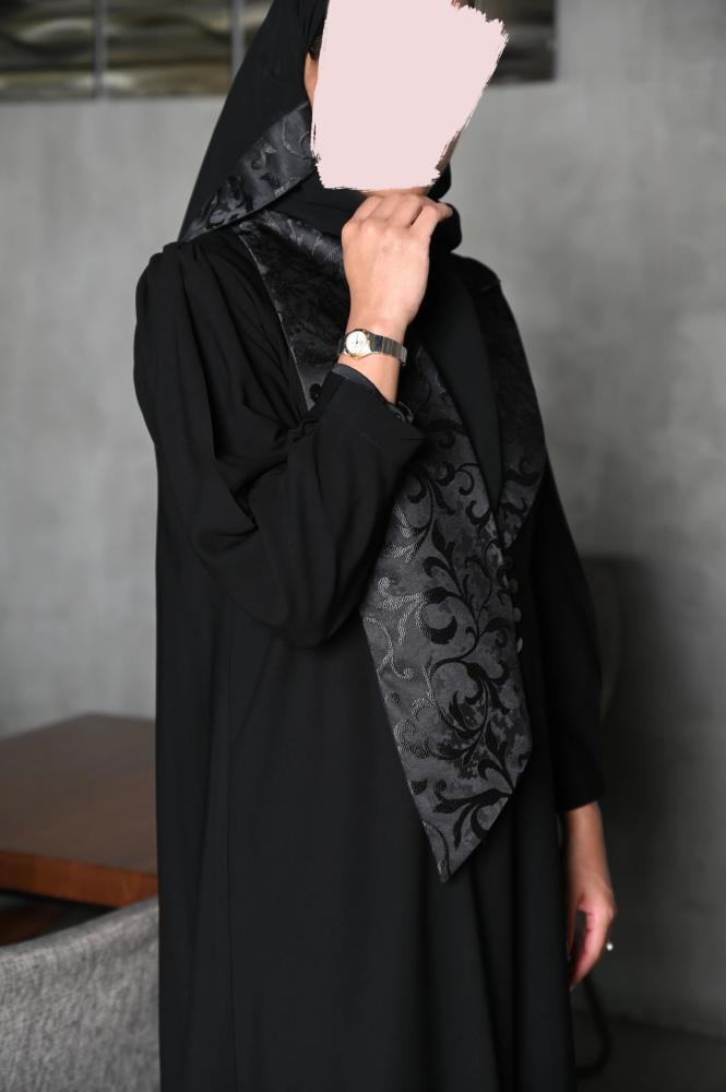 بليز قماش كريب مع تدخيلات جاكار فخم وانيق