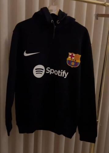 بلوفر برشلونه