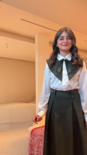 تنورة بلوزة متوسط