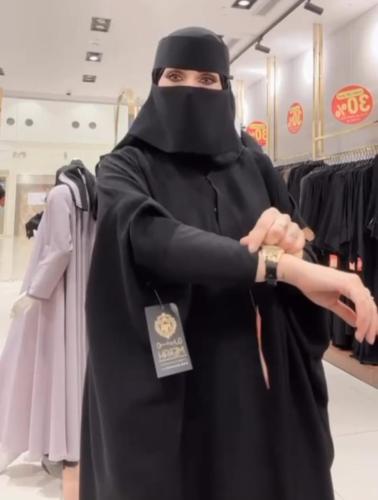 عبايه بشت مغلقه كم مطاطي