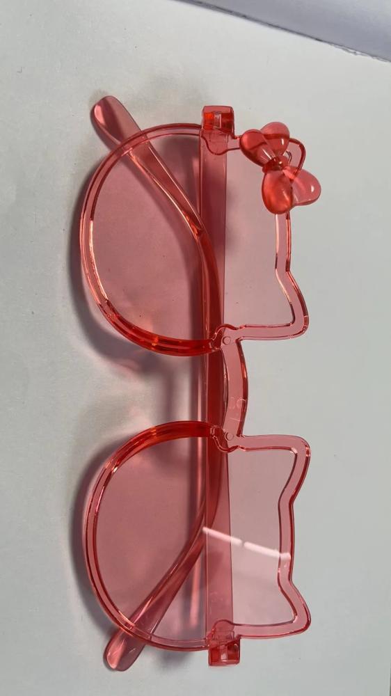 نظارات شمسية كرتونية