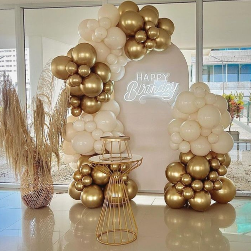 تنسيق حفلات – ثيم الذهبي الفخم (Gold Elegance)