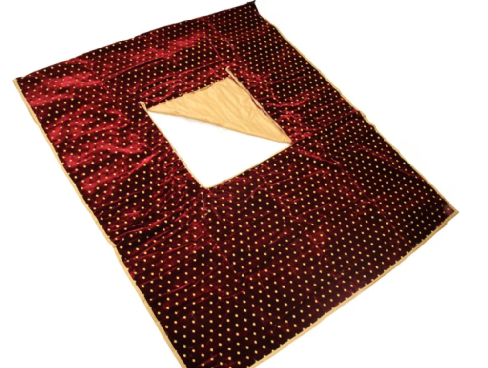 فرشة مبطن 4*4 متر مع فتحة نار