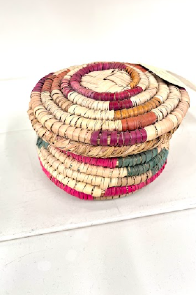 خوص دائري مع غطاء