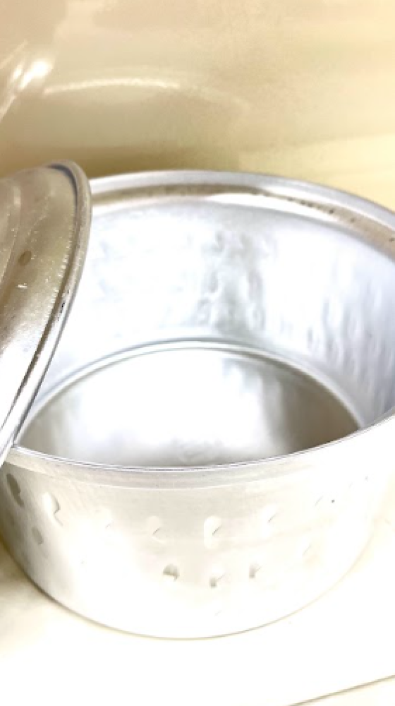 قدر بحريني منقوش