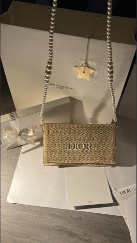 DiOR bag
