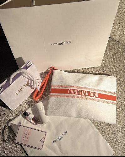 باكج باوتش وعطر DiOR