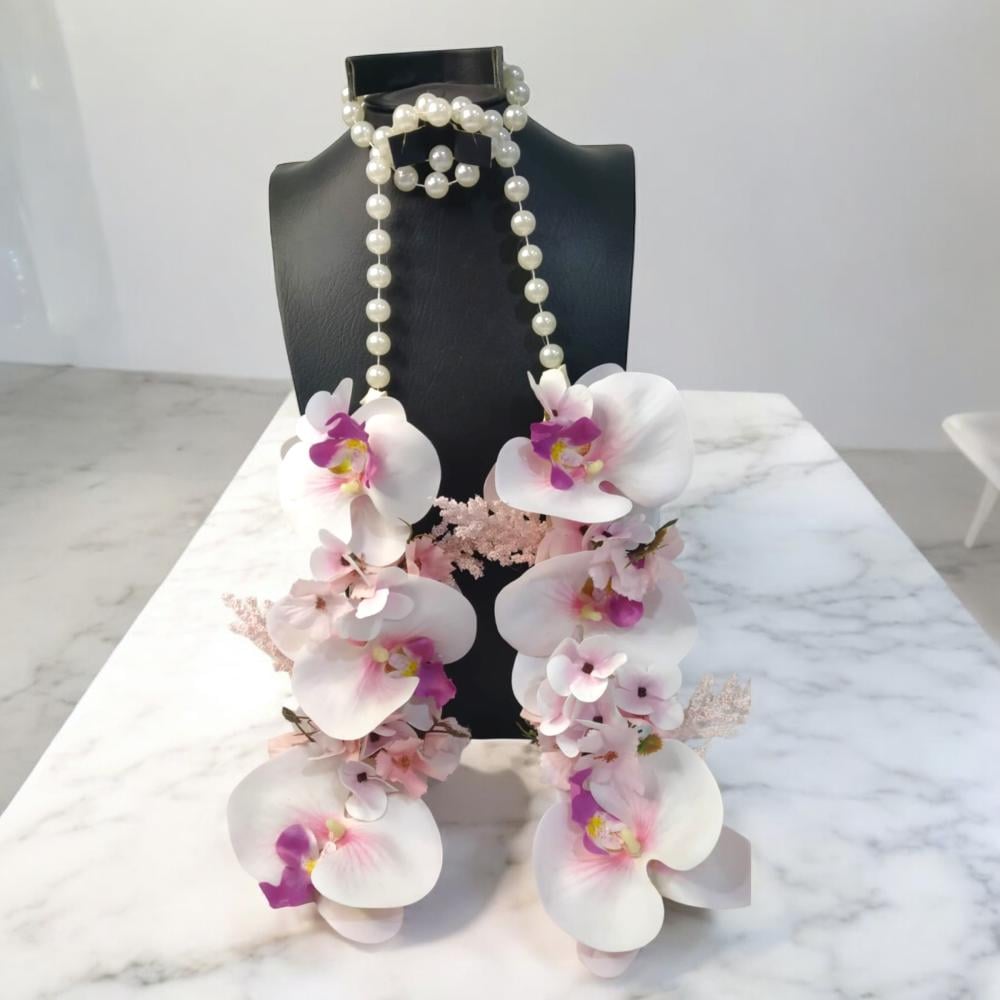 عقد ورد صناعي