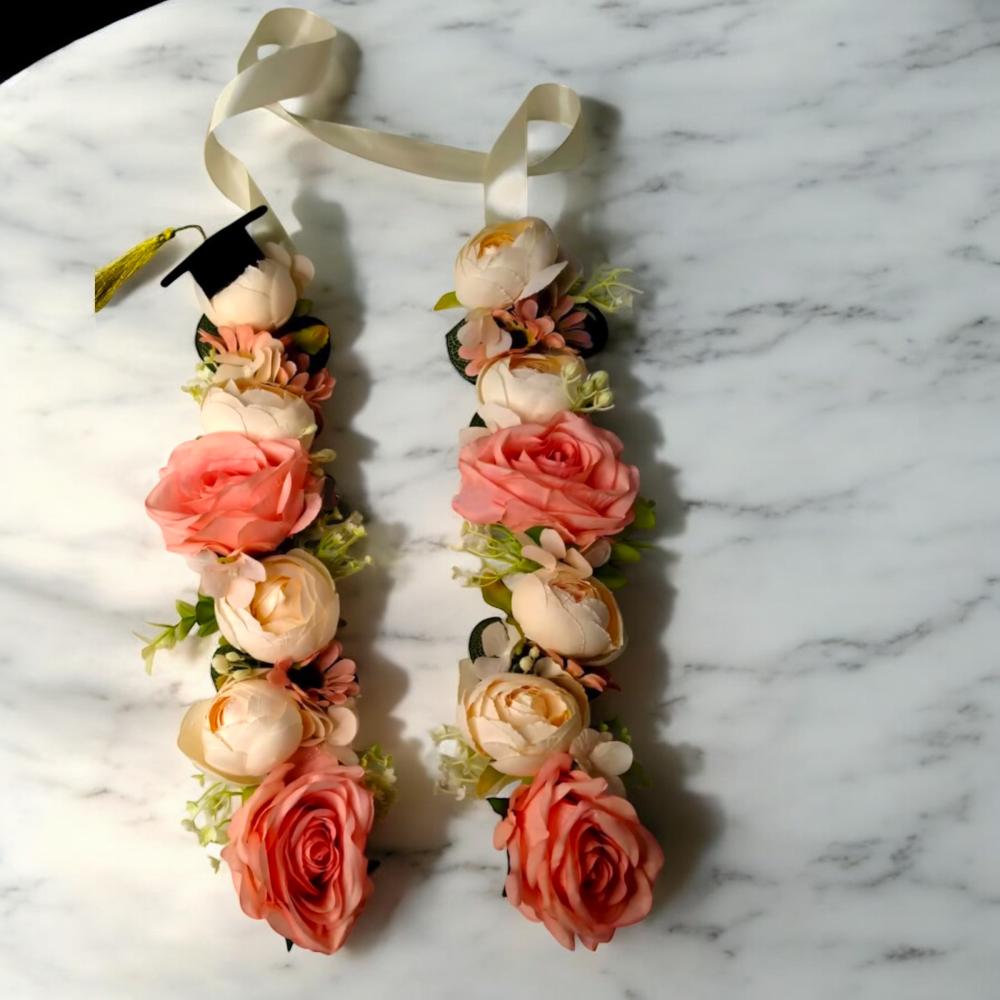 عقد ورد صناعي