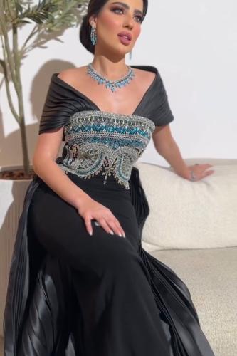 فستان نسائي