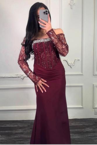 فستان نسائي