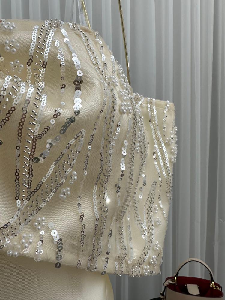 فساتين مميزه