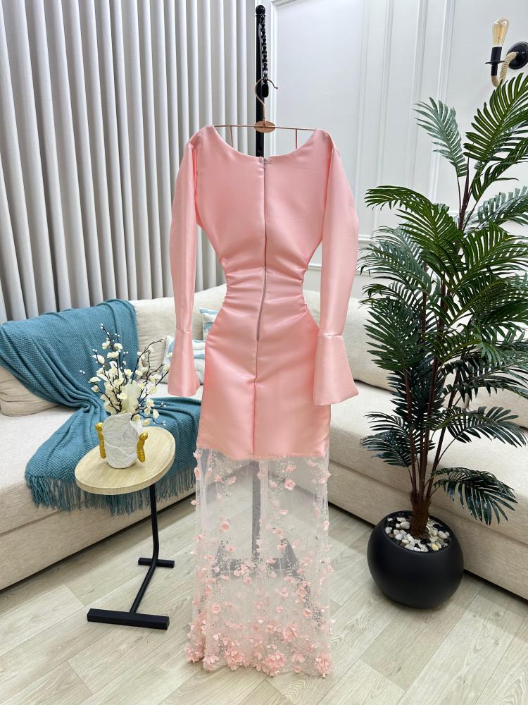 فساتين سواريه