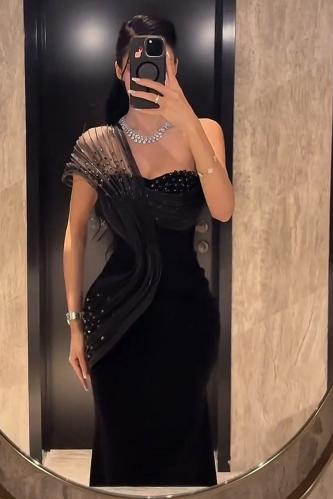 فستان نسائي