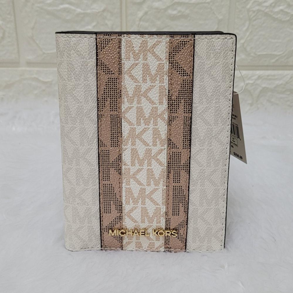 محفظة مايكل كورس Michael Kors Travel Passport wallet