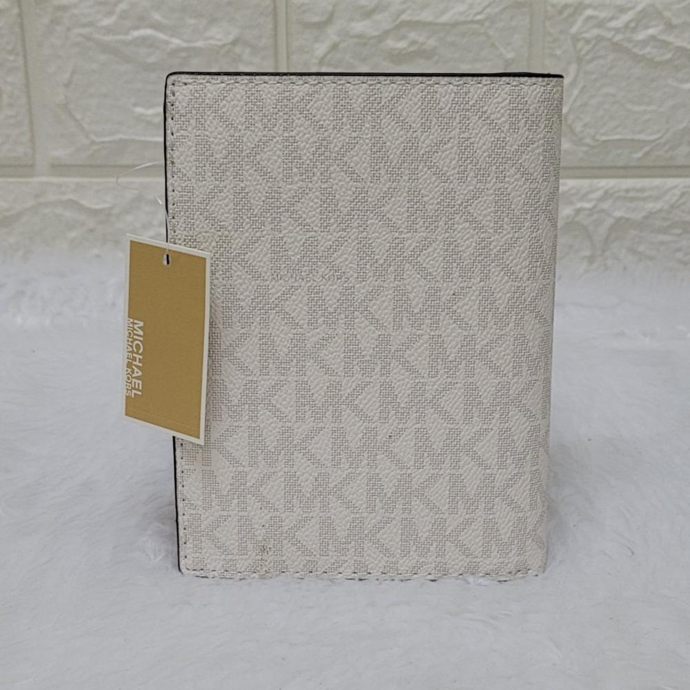 محفظة مايكل كورس Michael Kors Travel Passport wallet