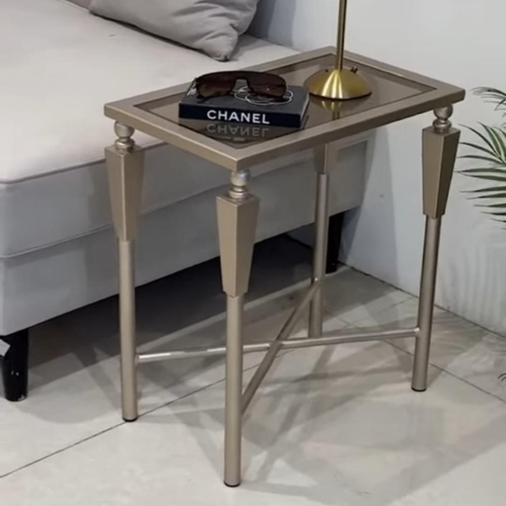 طاولة خدمة